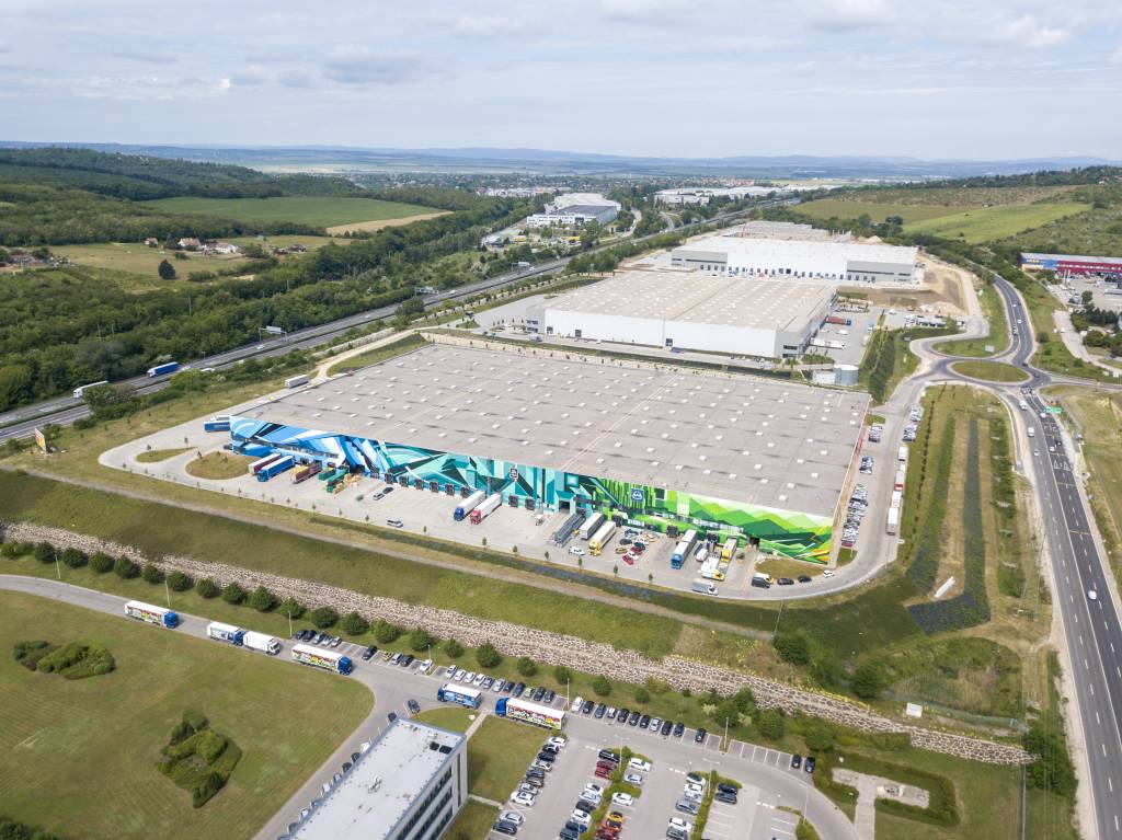 Biatorbágy, BIA10 A-B-C logisztikai raktárcsarnok